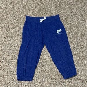 Nike youth XL cropped pants